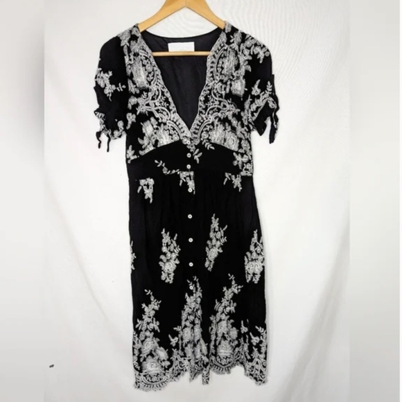 EMBROIDERED BOHO MAXI DRESS - Picture 1 of 10